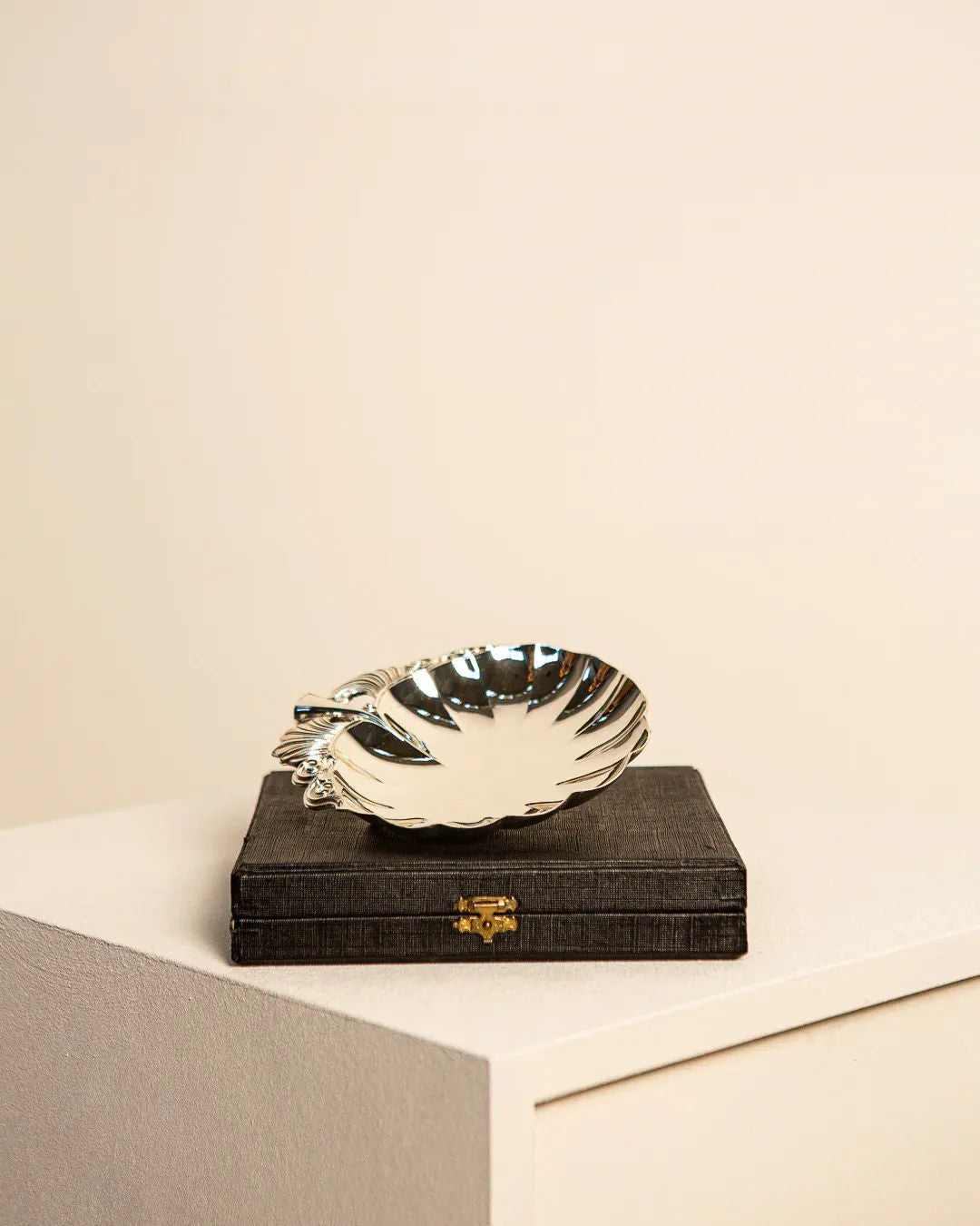Silver-Plated Scallop Tray - Image 3