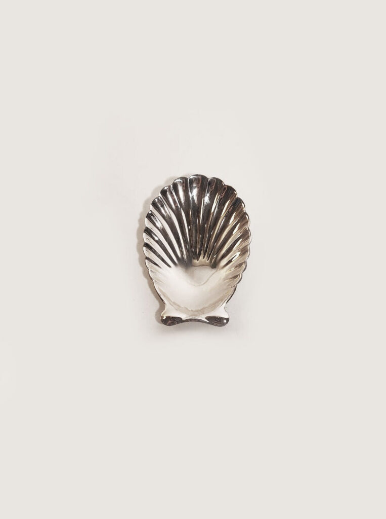 Small Shell Catchall Tray